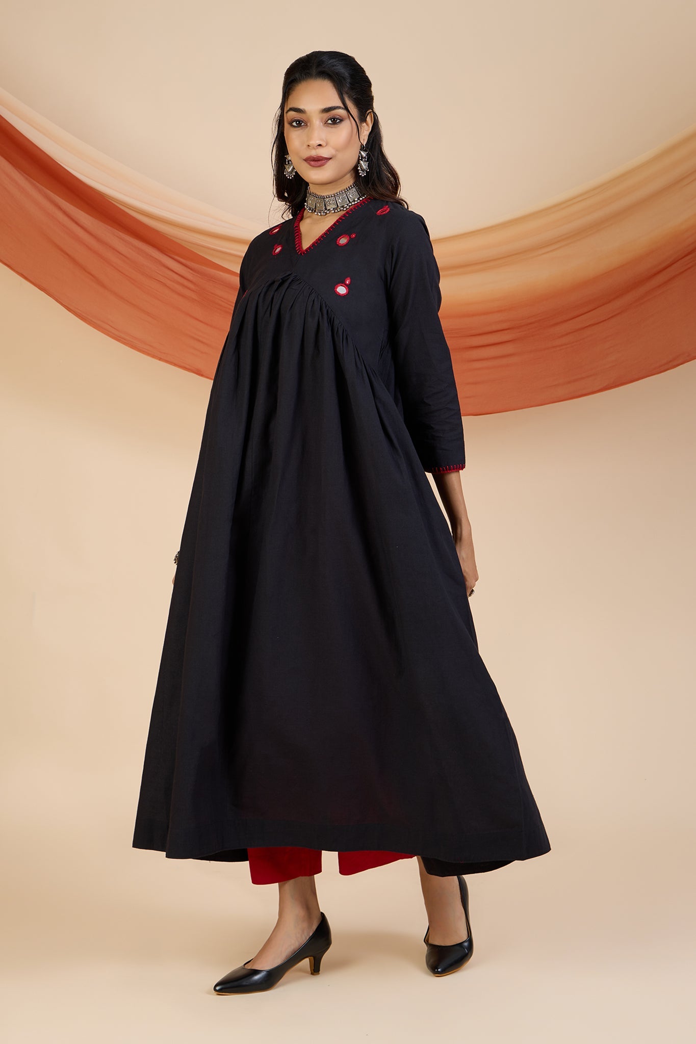 Maati Craft Black Rose Gleam V-Neck Gather Anarkali