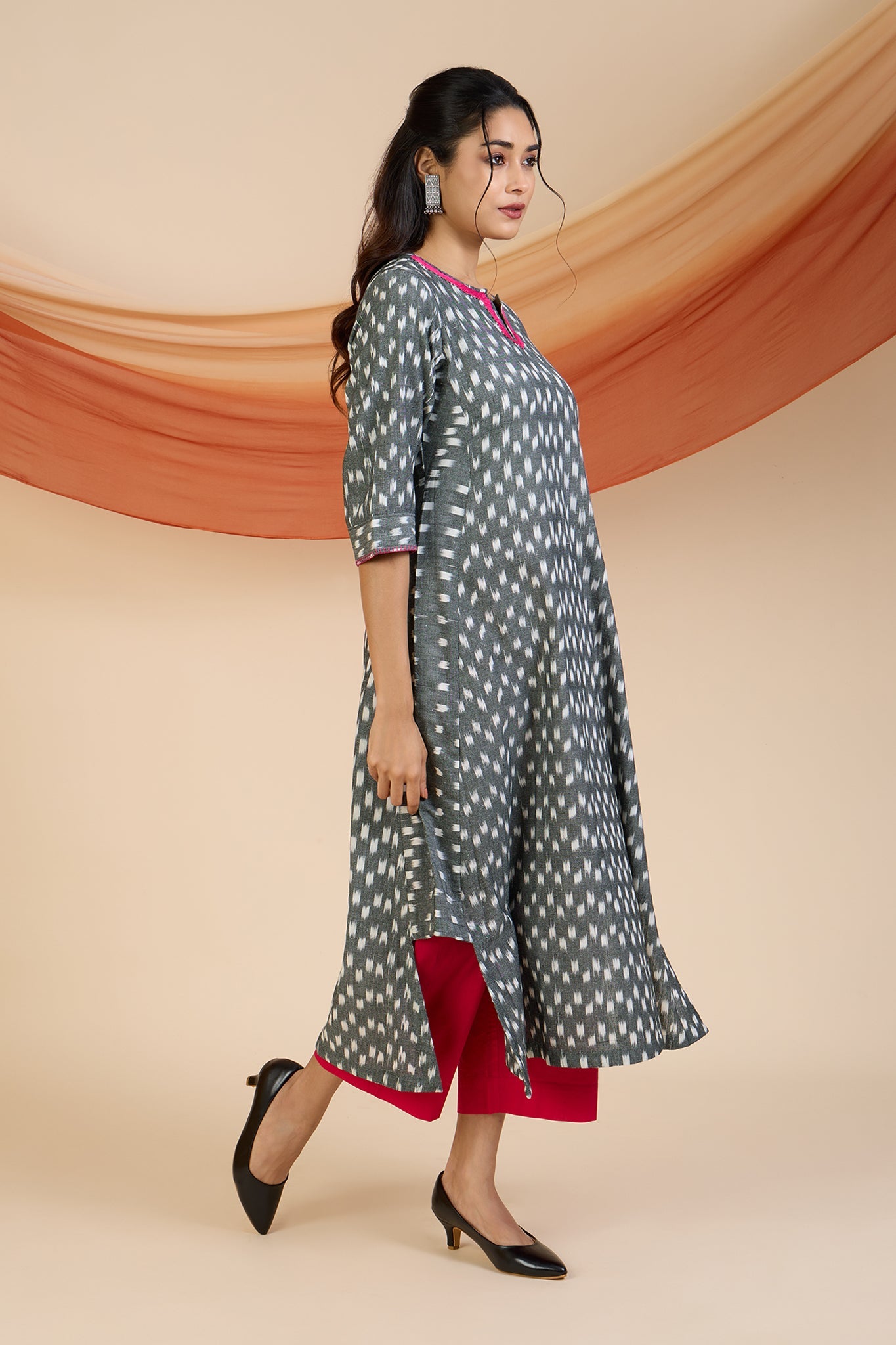 Maati Craft Ash Rose Sprinkle Ikat Long Kurta with Side Twist