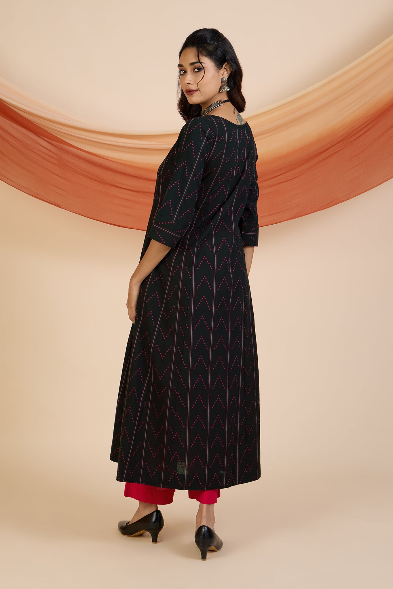 Maati Craft Obsidian Blush Pintuck Yoke Kurta Only with Pockets