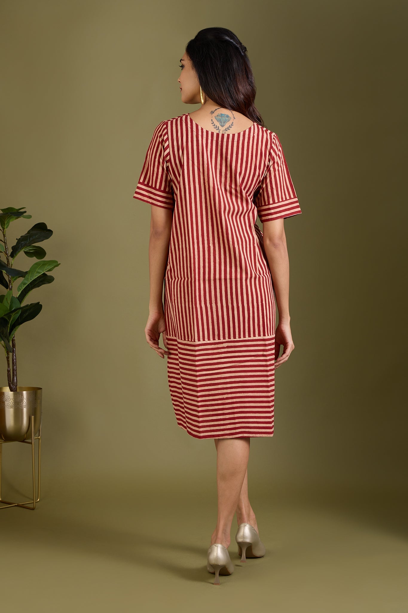 Maati Craft Sienna Streaks Shift Dress with Sleeves