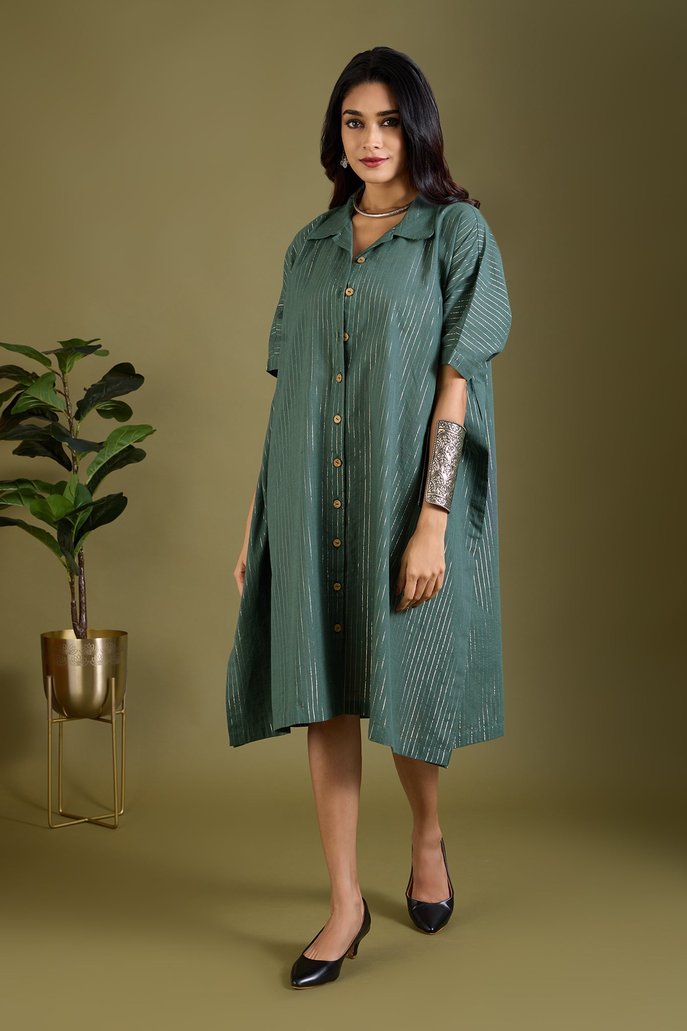Maati Craft Emerald Gold Threads Button Down Kaftan Tunic