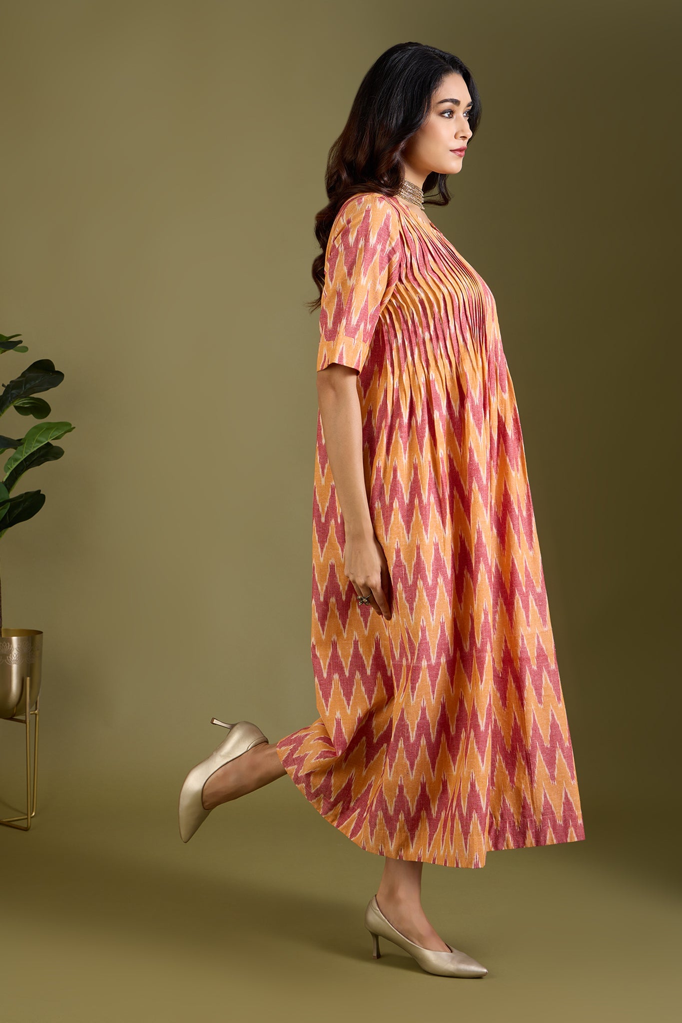 Light cotton jumpsuit with pintuck & front zipper