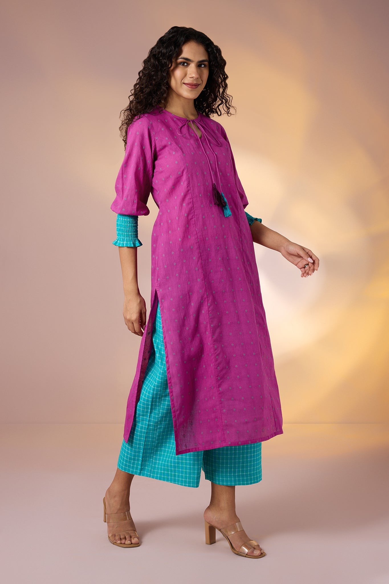 Maati Craft Gulabi Set of 2: Falsa Bloom with Skyline Checks Cotton Kurta with Smocked Cuff Sleeve & Tassels with Wide Leg Pants