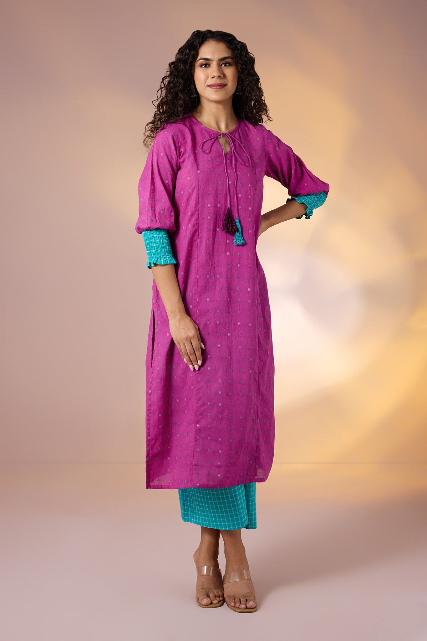 Maati Craft Gulabi Set of 2: Falsa Bloom with Skyline Checks Cotton Kurta with Smocked Cuff Sleeve & Tassels with Wide Leg Pants