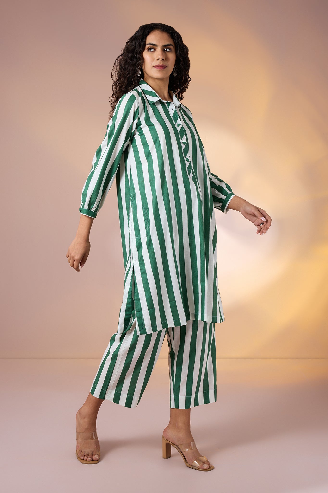 Maati Craft Gulabi Set of 2: Co-ord Set Emerald Bar Cotton Collar Kurta & Pants