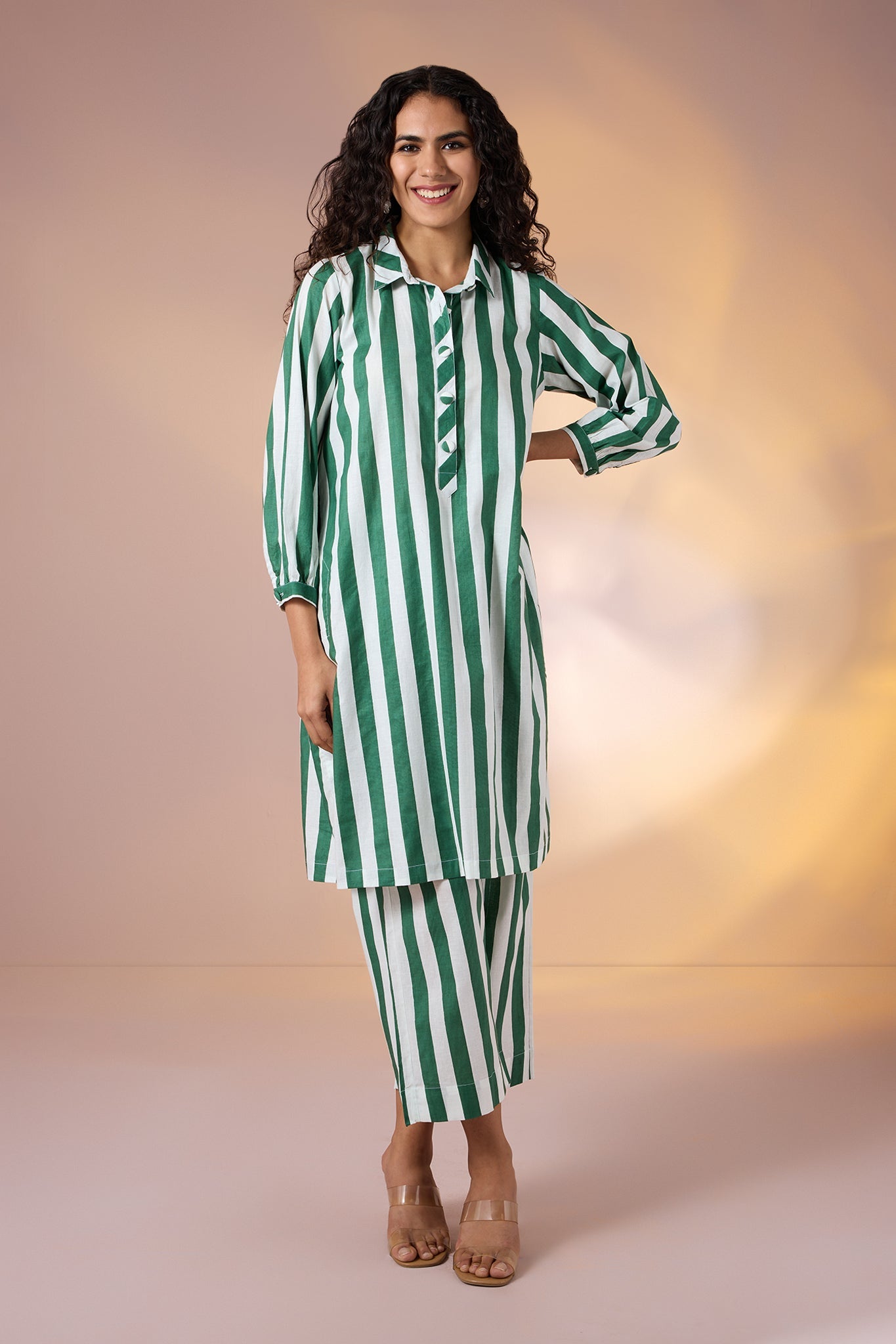 Maati Craft Gulabi Set of 2: Co-ord Set Emerald Bar Cotton Collar Kurta & Pants