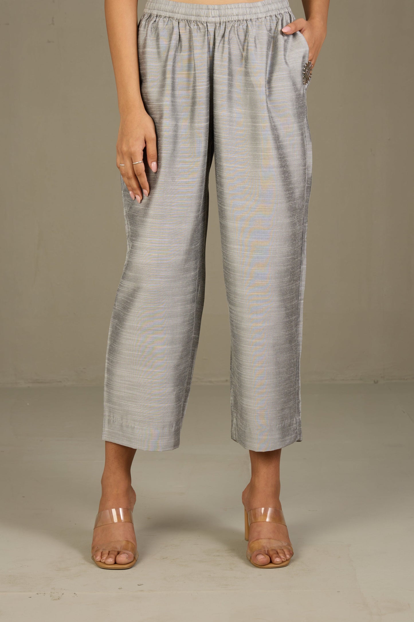 Maati Craft Comfort fit cotton pants - Silver Silk Slub