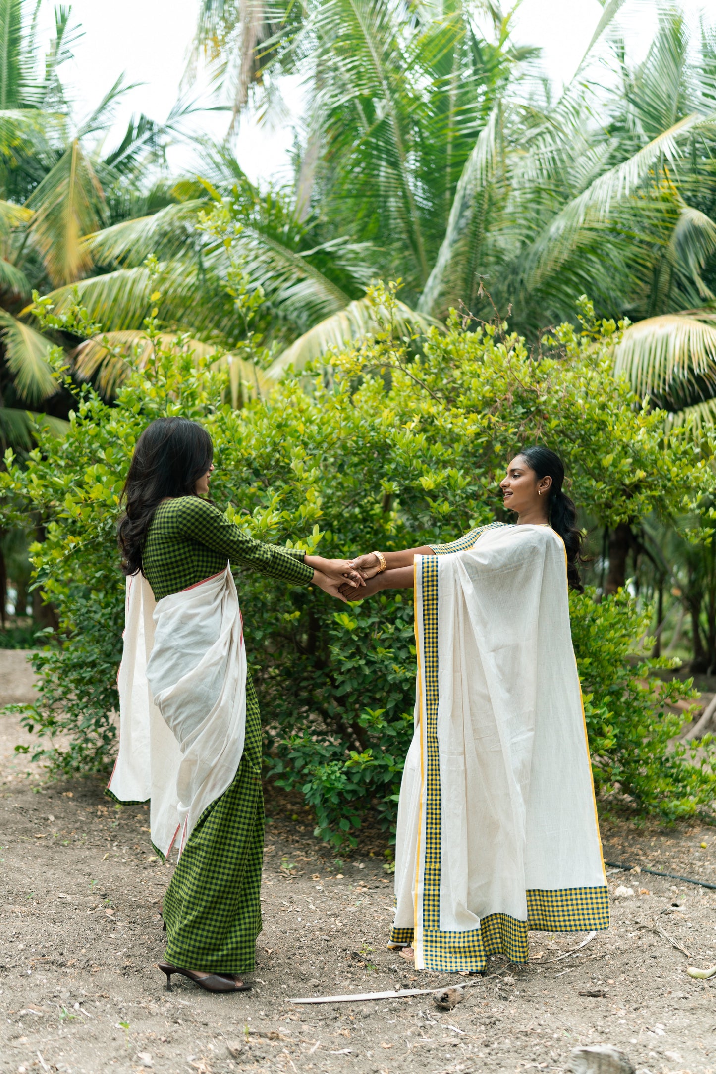 Vaazha Saree and Unstitched Blouse with 1m fabric