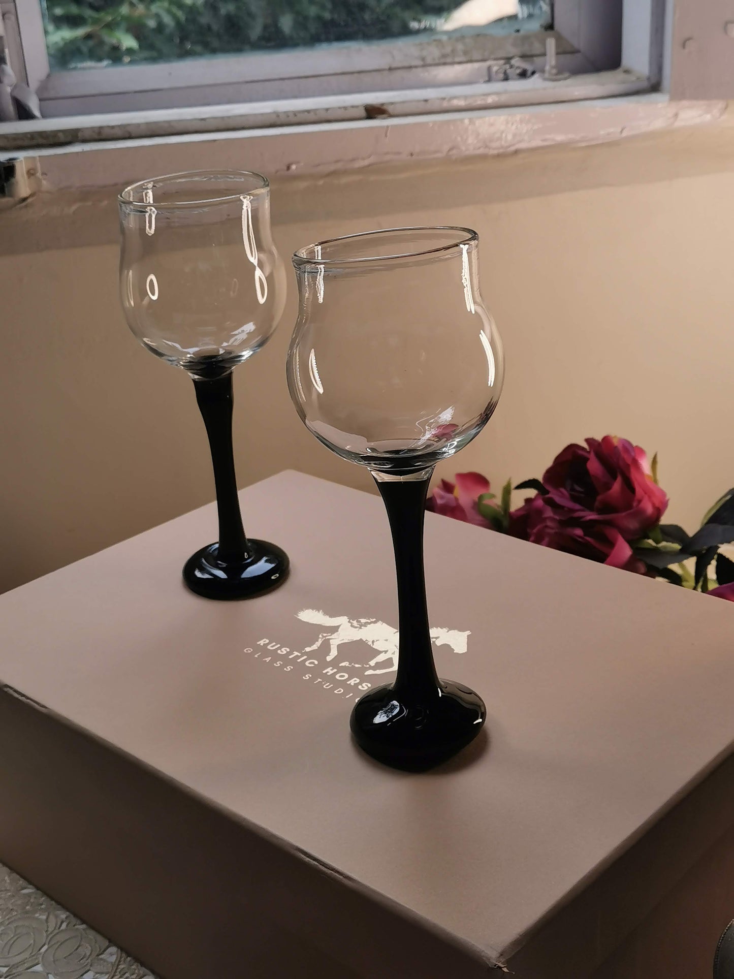Onyx Black Wine glass