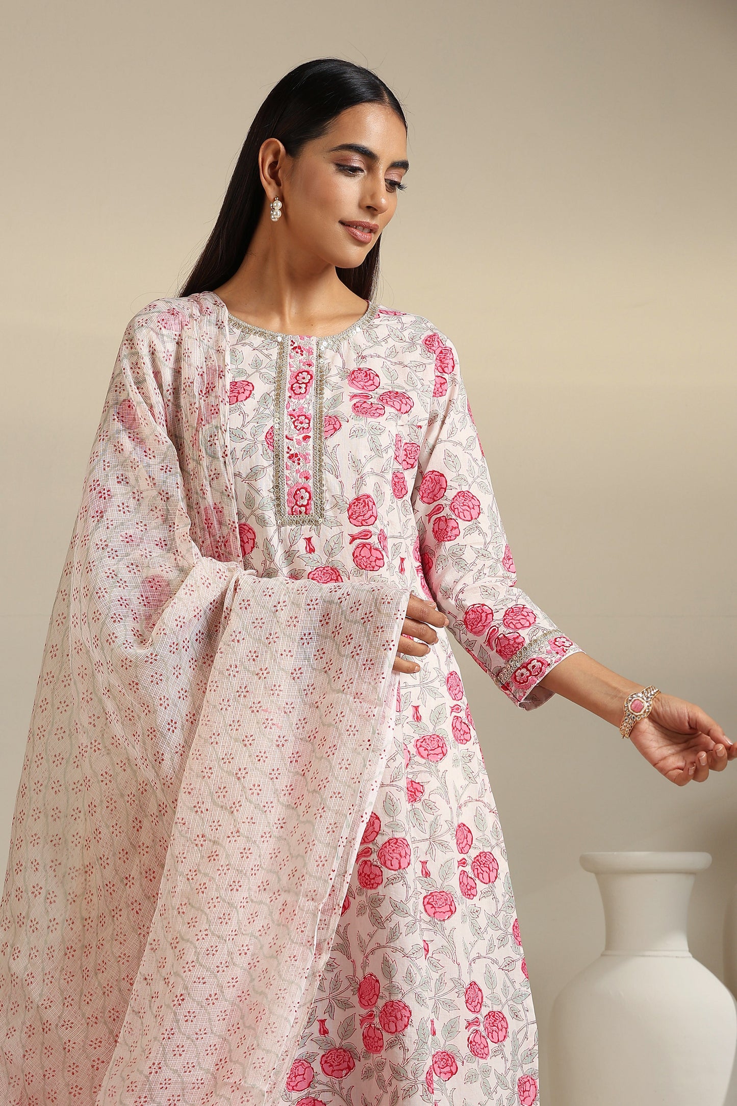 Murraya White Rosalia Kurta Set of 3