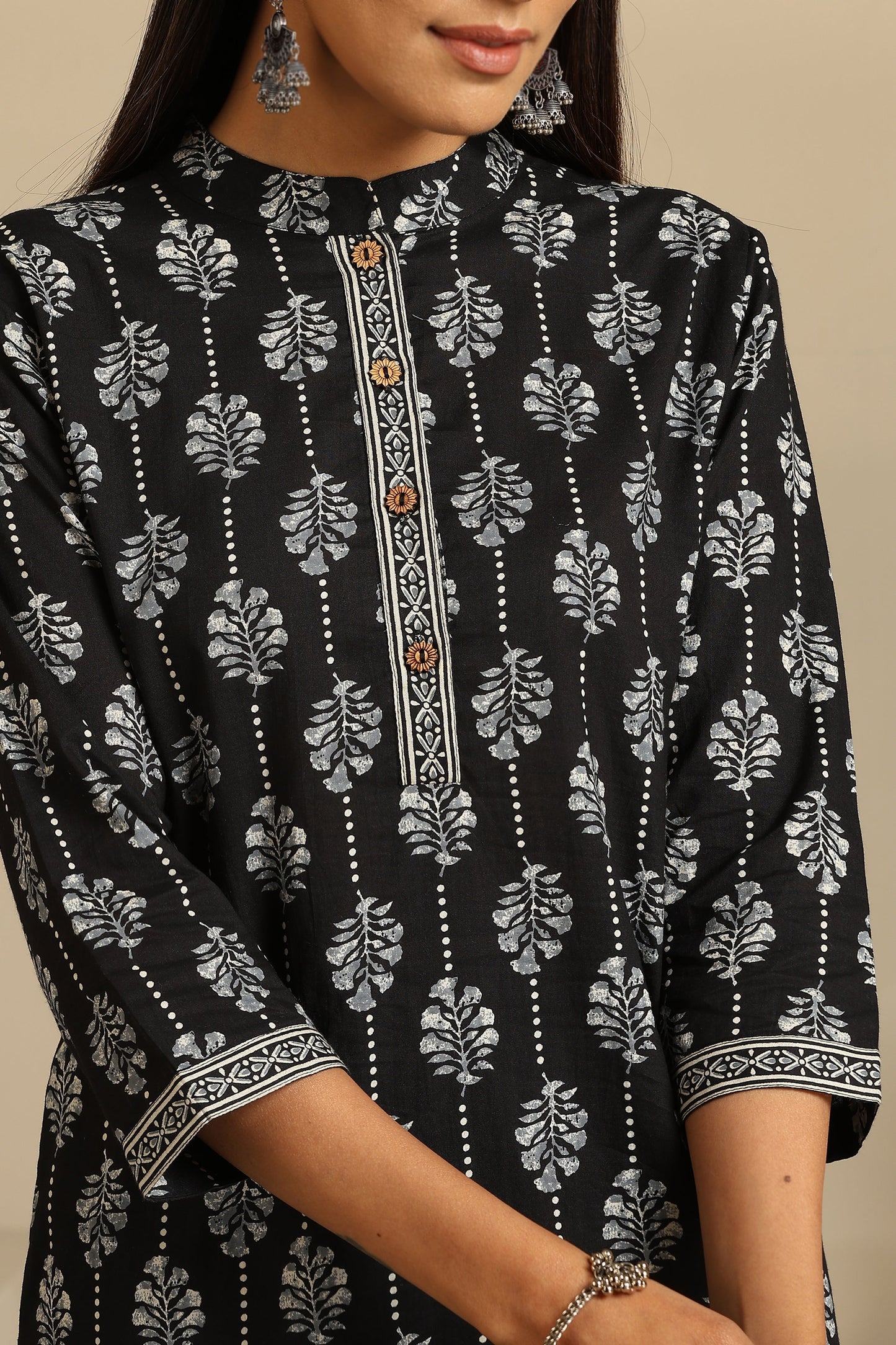 Murraya Black Onyx Kurta Set of 2