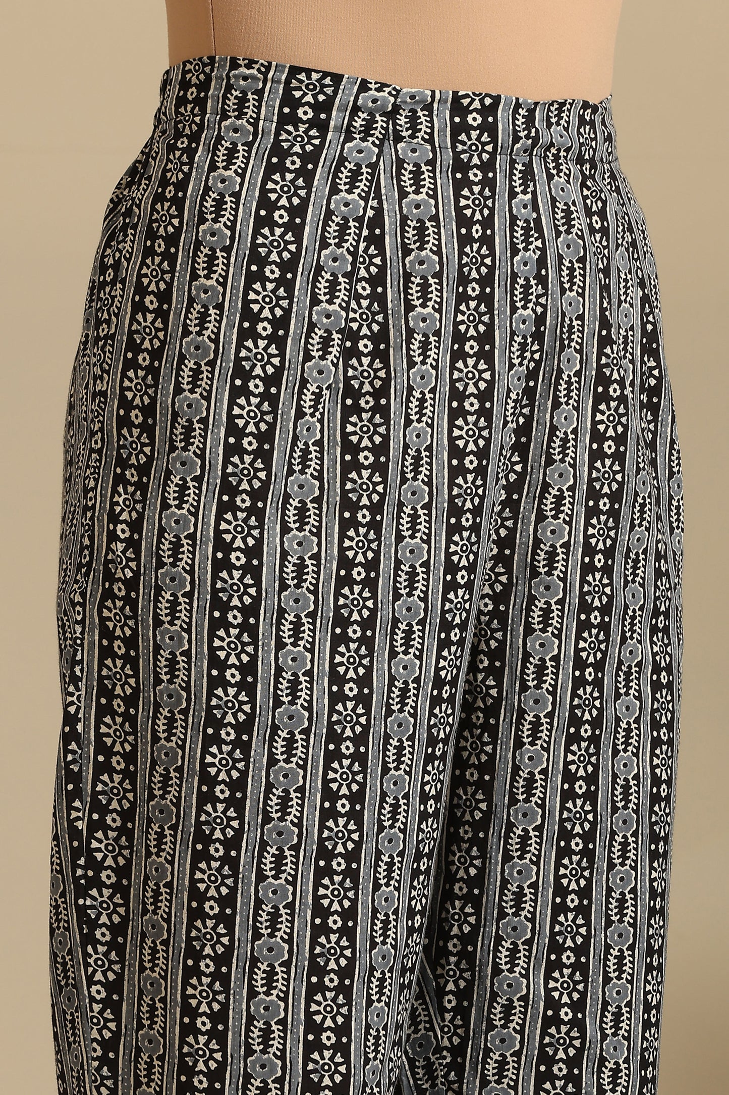 Murraya Black Onyx Kurta Set of 2