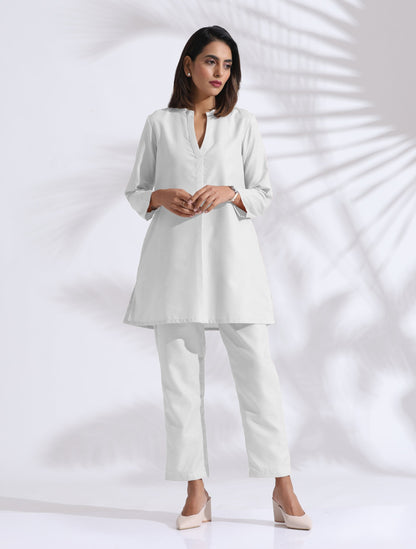 trueBrowns White Cotton Blend Kurta Co-ord Set