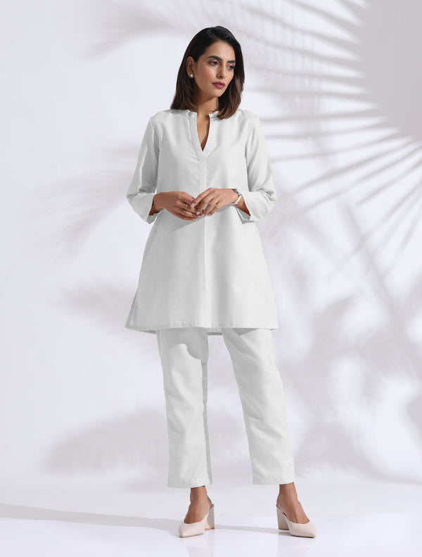 trueBrowns White Cotton Blend Kurta Co-ord Set