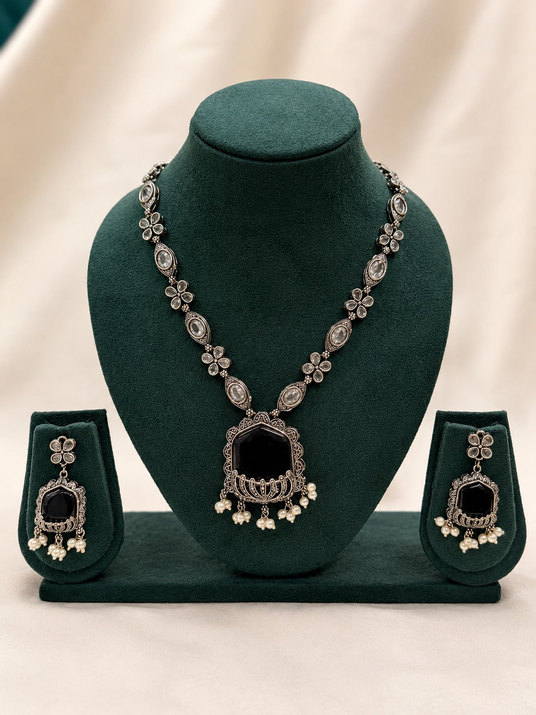 Midnight Pendant Necklace Set