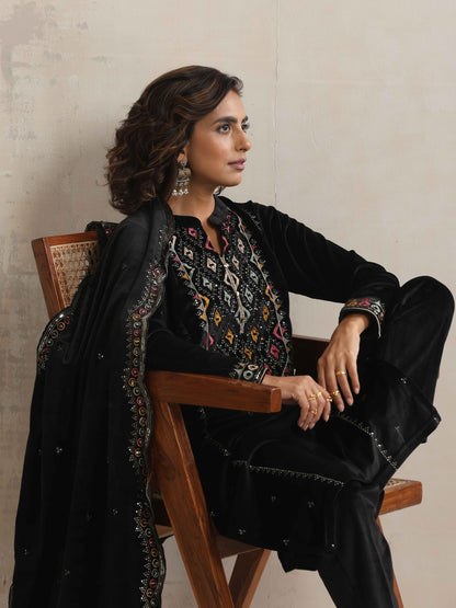 trueBrowns Black Velvet Geometric Embroidered Kurta Pant Dupatta Set