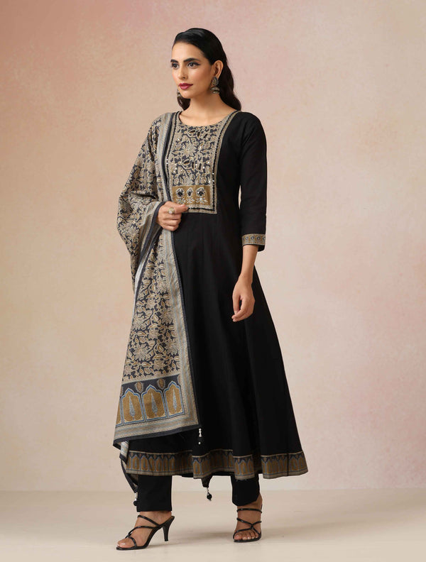 trueBrowns Black Embroidered Anarkali Pant Dupatta Set