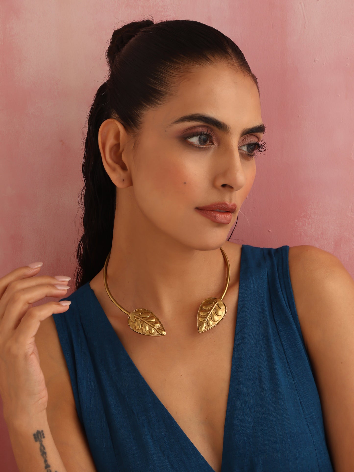 trueBrowns Brass Leaf Contemporary choker