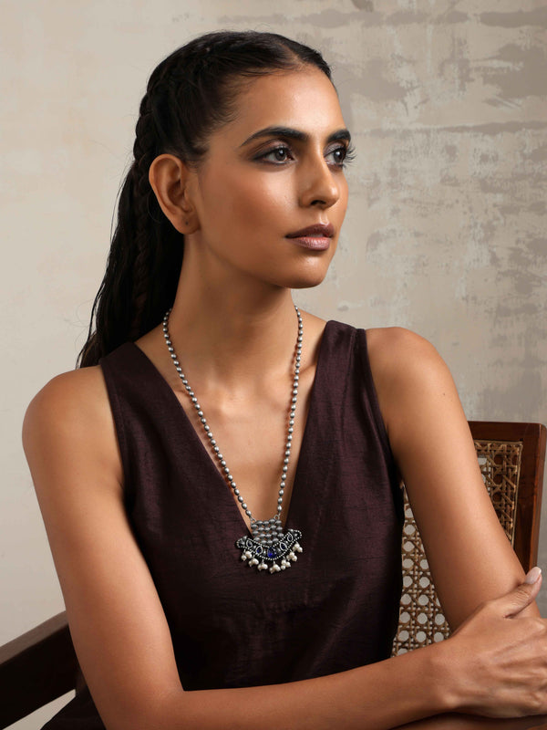 trueBrowns Silver Tone Blue Stone Pendant Chain