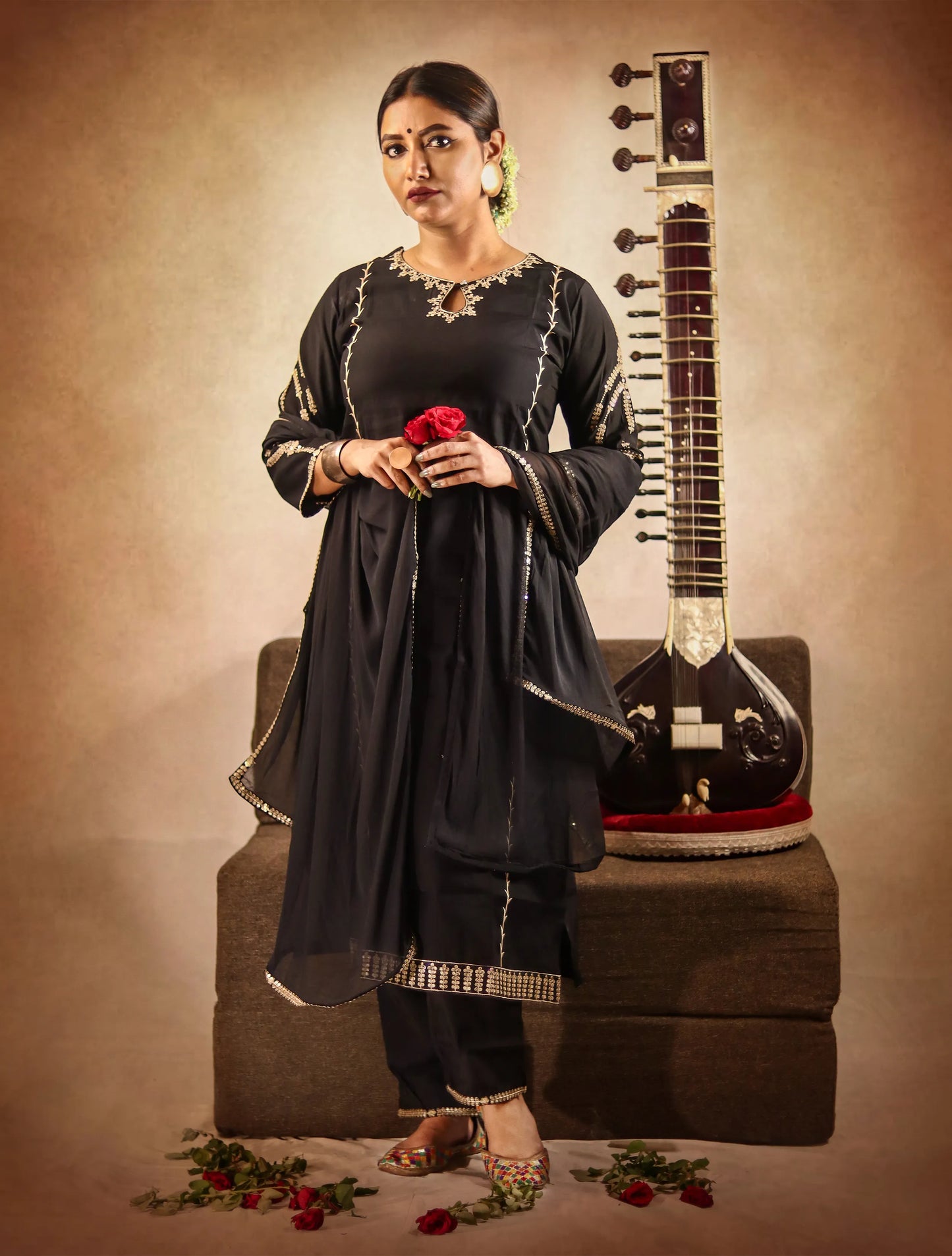 trueBrowns Black Embroidered Kurta Pant Dupatta Set