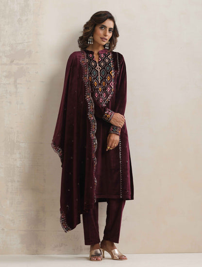 trueBrowns Purple Velvet Geometric Embroidered Kurta Pant Dupatta Set