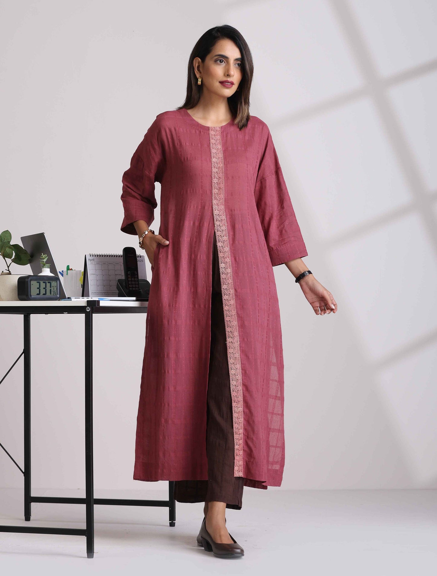 trueBrowns Mauve Cotton Dobby Front Slit Kurta Set