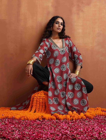 trueBrowns Maroon Print High Slit Kurta Set