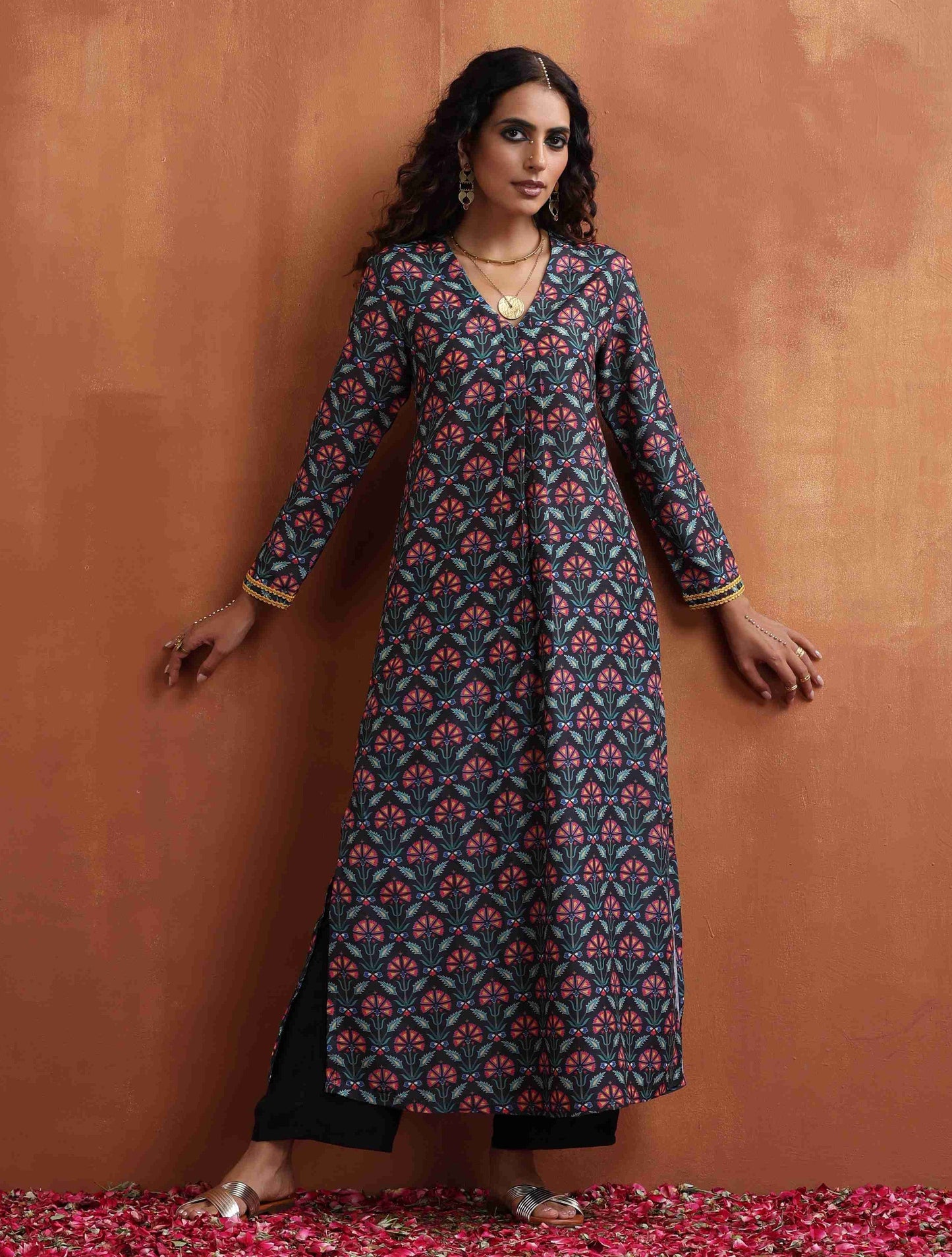 trueBrowns Black Floral Print A-line Kurta Set