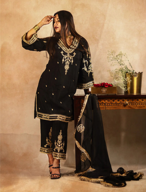 trueBrowns Black Embroidered Straight Kurta Pant Dupatta Set