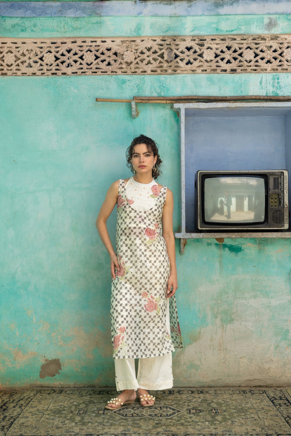 Anu Karena Chanderi Kurta Set