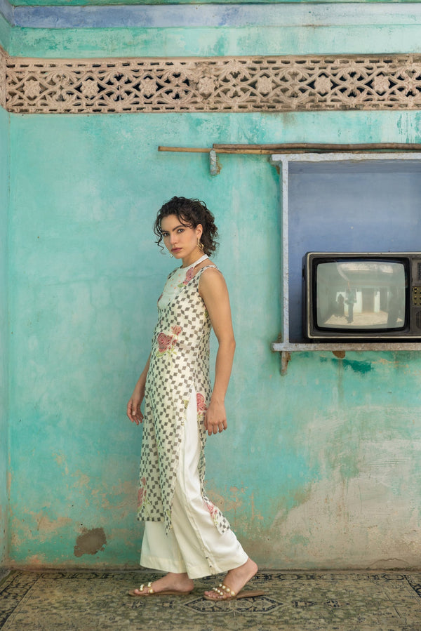 Anu Karena Chanderi Kurta Set