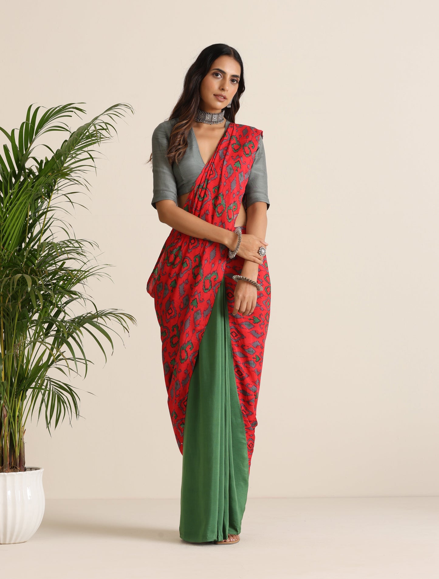 trueBrowns Red Muslin Ikat Ready to Wear Saree