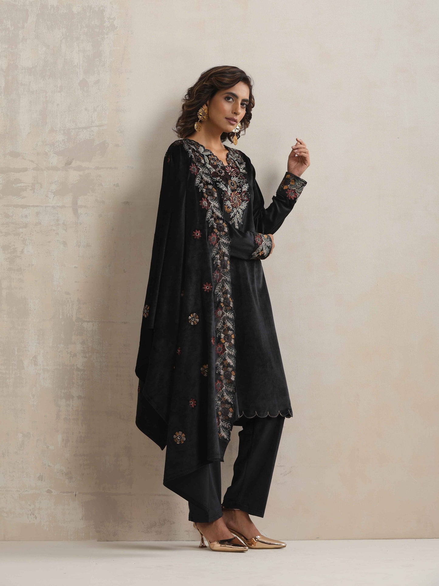 trueBrowns Black Velvet Floral Embroidered Kurta Pant Dupatta Set