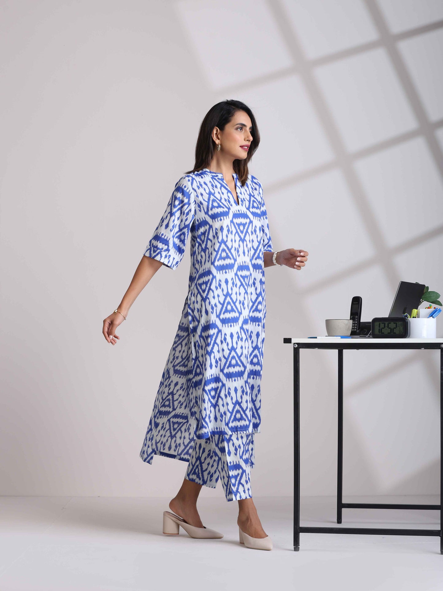 trueBrowns Blue Cotton Ikat High-Low Kurta Pant Set