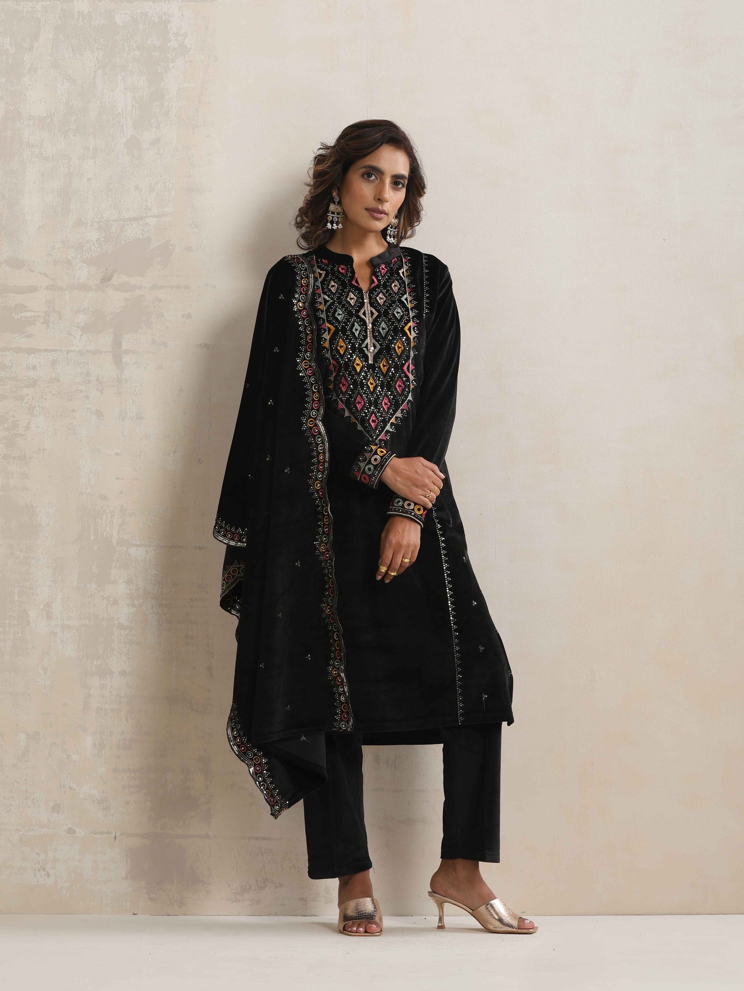 trueBrowns Black Velvet Geometric Embroidered Kurta Pant Dupatta Set