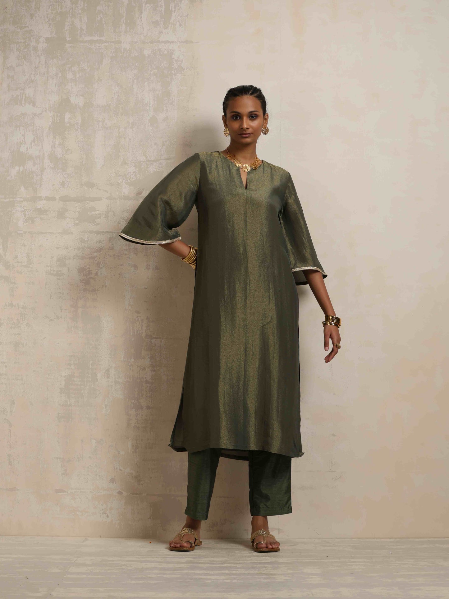 trueBrowns Grey Tissue Kurta Set