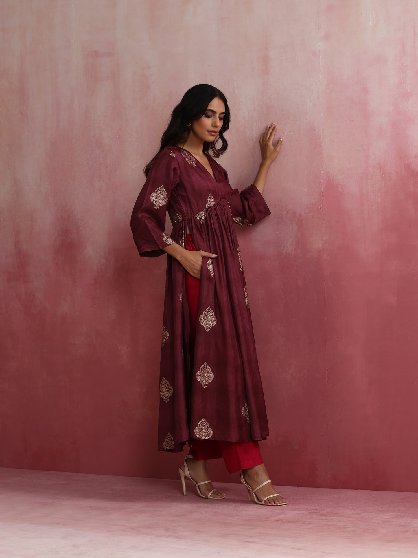 trueBrowns Purple Viscose Silk Kurta Set