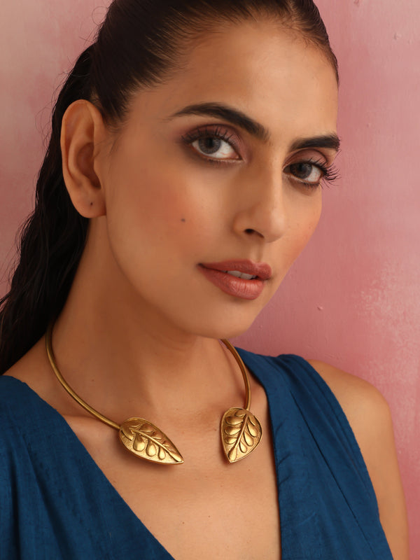 trueBrowns Brass Leaf Contemporary choker