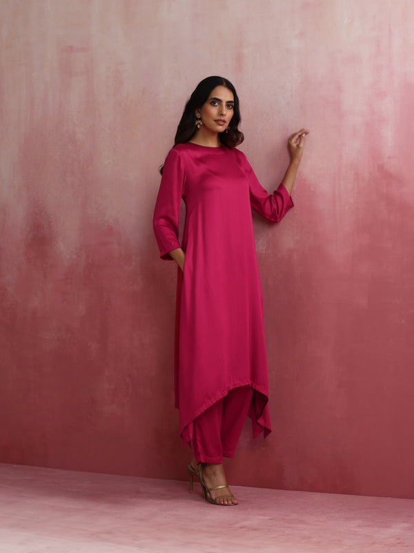 trueBrowns Magenta Highlow Modal Kurta Set