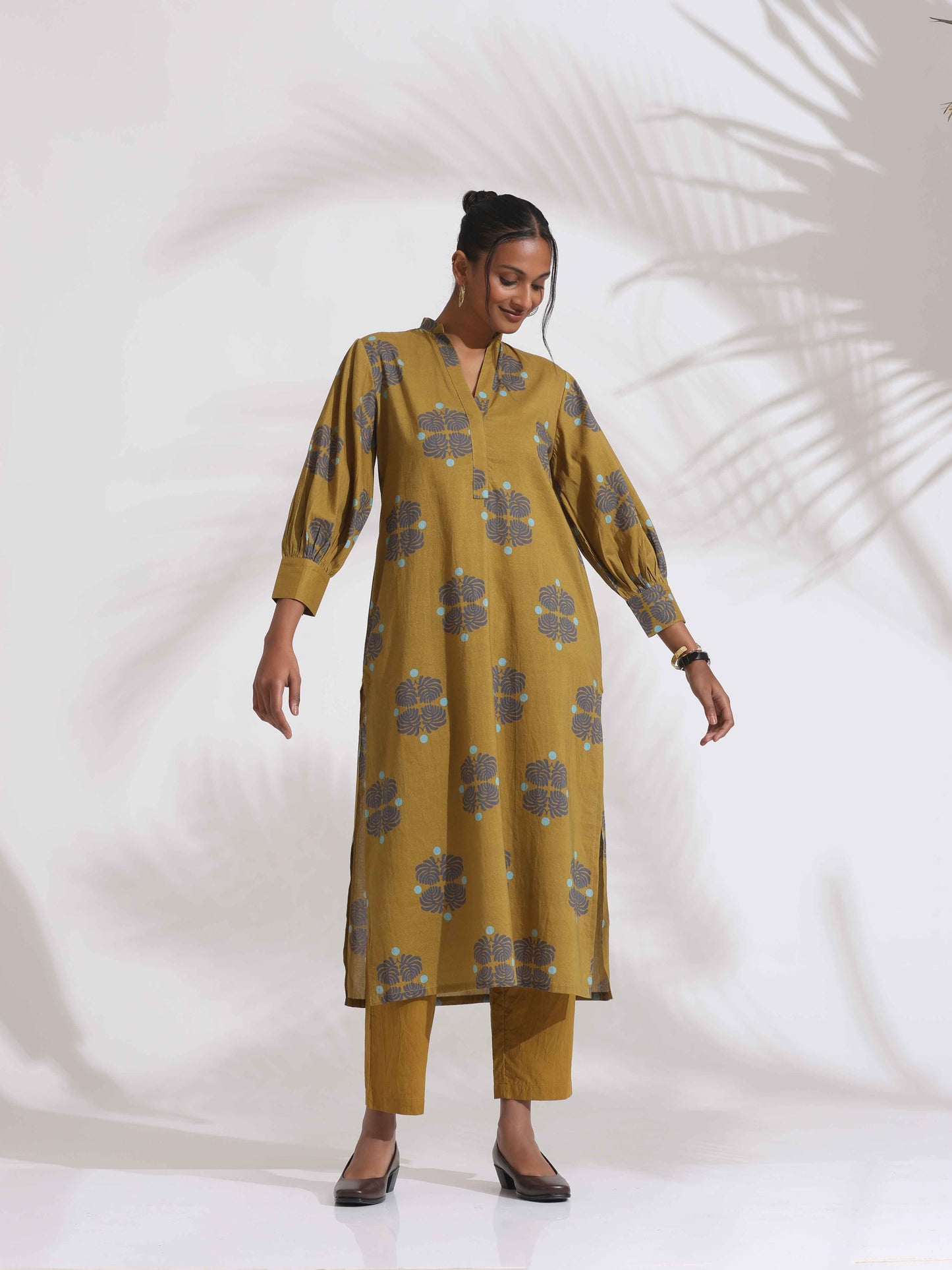 trueBrowns Green Cotton Print Straight Kurta Set