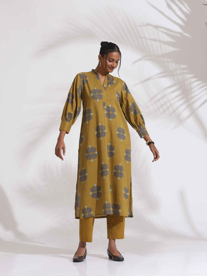 trueBrowns Green Cotton Print Straight Kurta Set