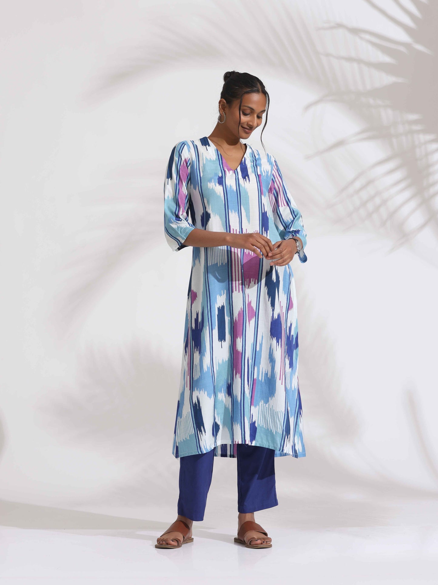 trueBrowns Blue Ikat Print Muslin Kurta Set