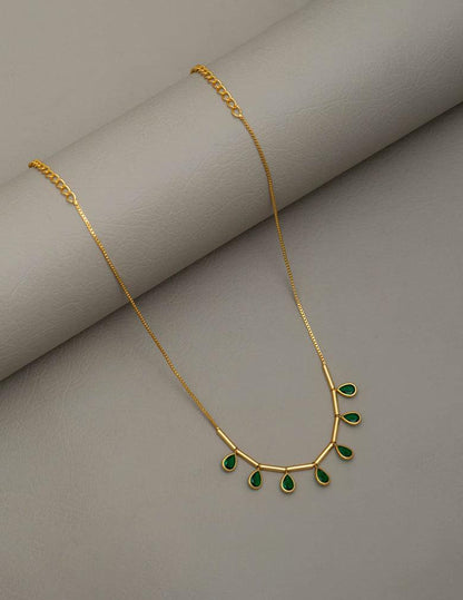 Gold tone Simple Necklace