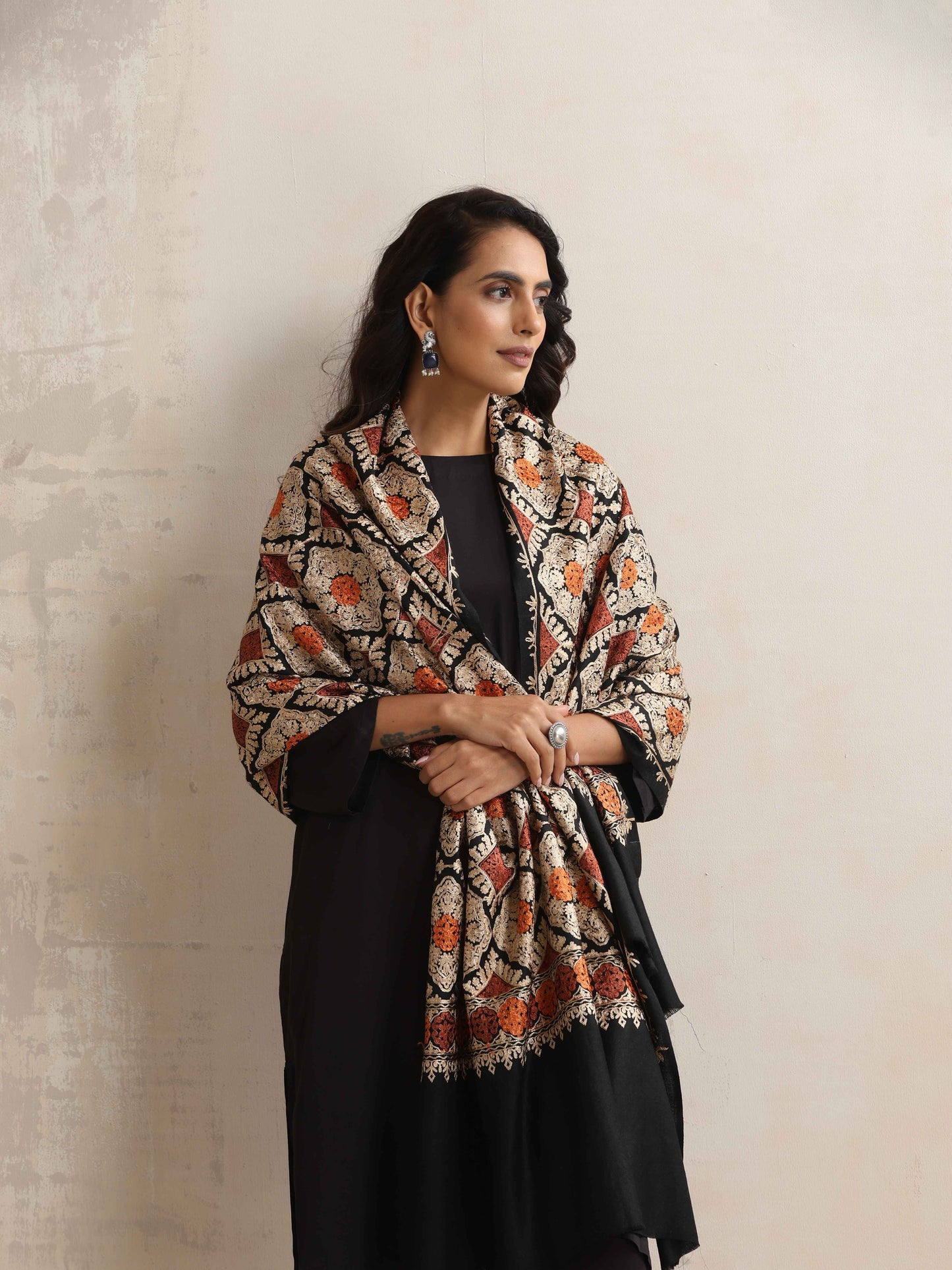trueBrowns Black Embroidered Stole