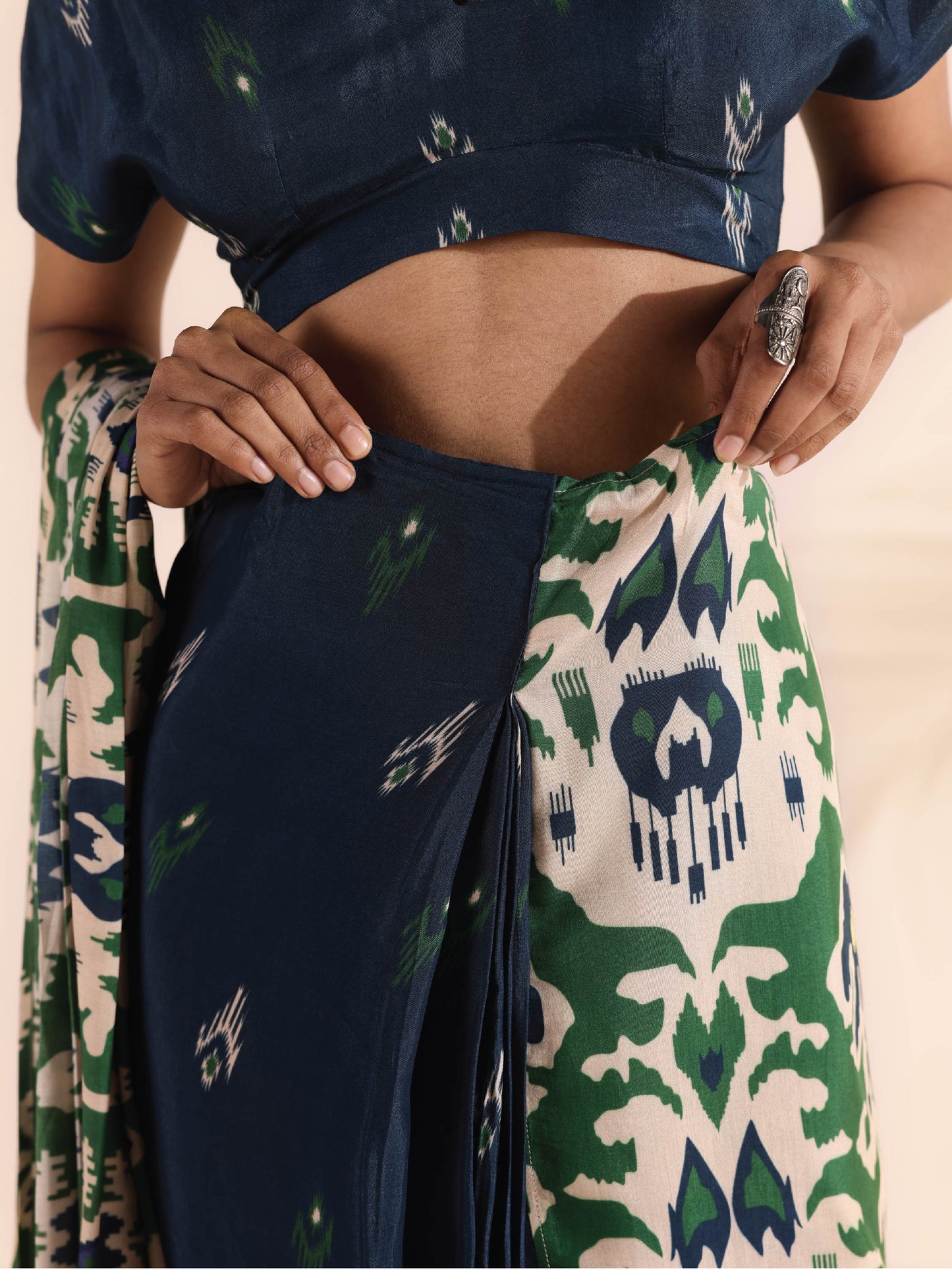 trueBrowns Green Blue Muslin Ikat Ready to Wear Saree