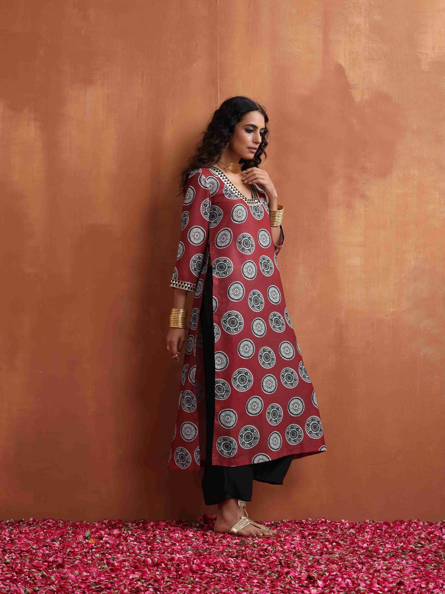 trueBrowns Maroon Print High Slit Kurta Set