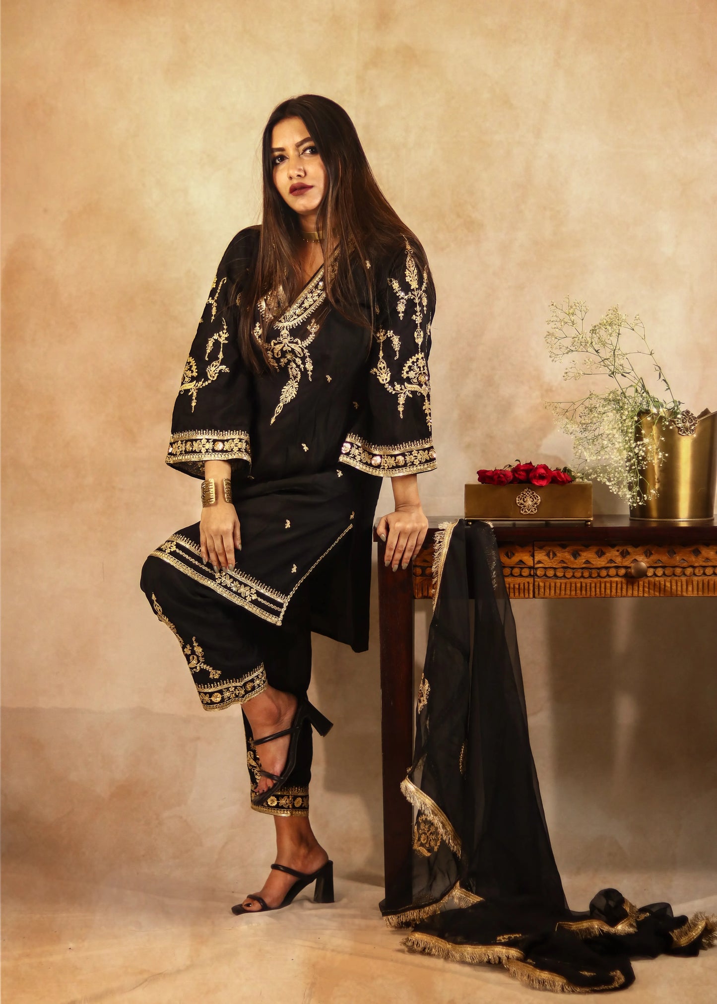 trueBrowns Black Embroidered Straight Kurta Pant Dupatta Set