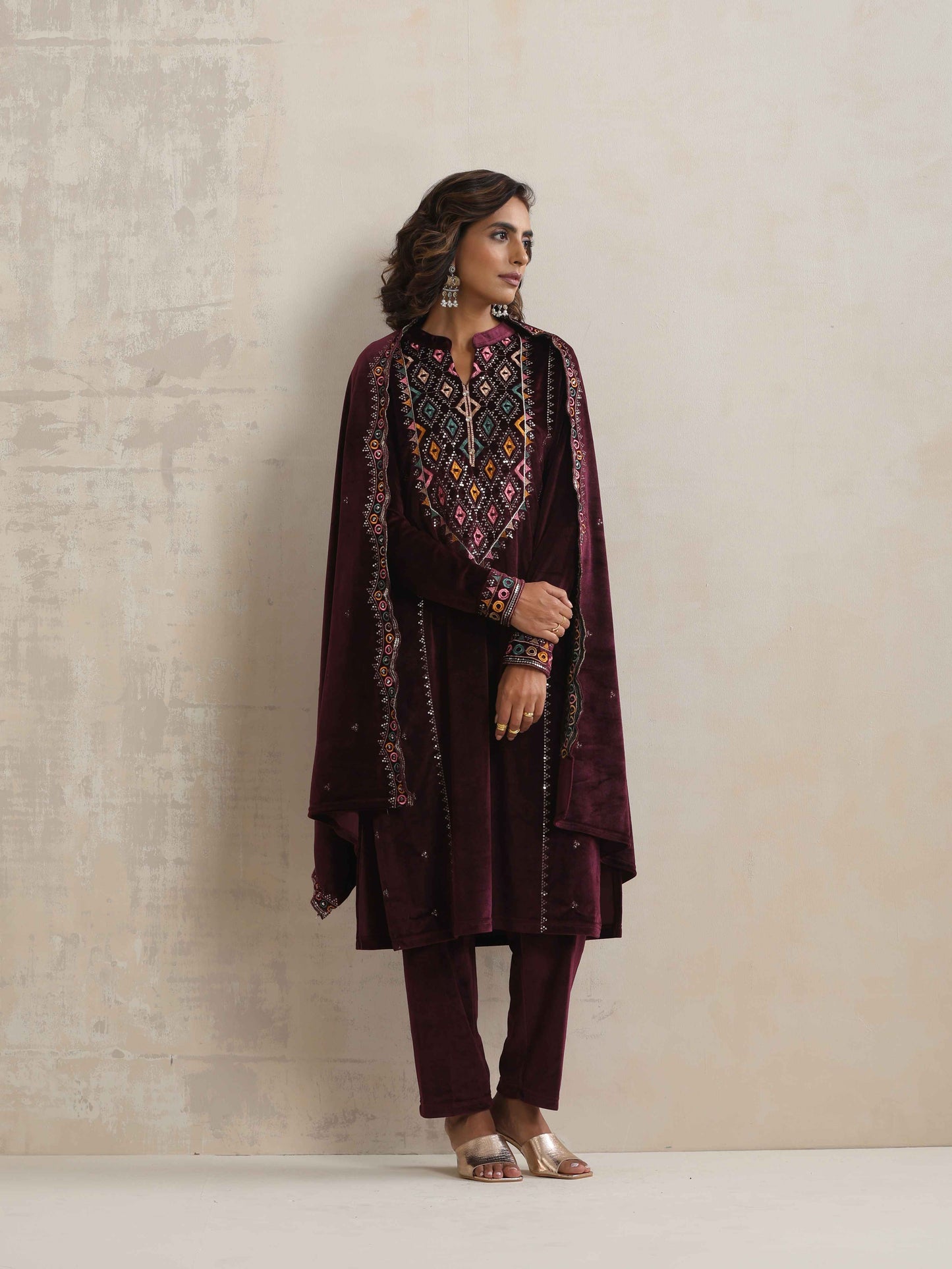 trueBrowns Purple Velvet Geometric Embroidered Kurta Pant Dupatta Set