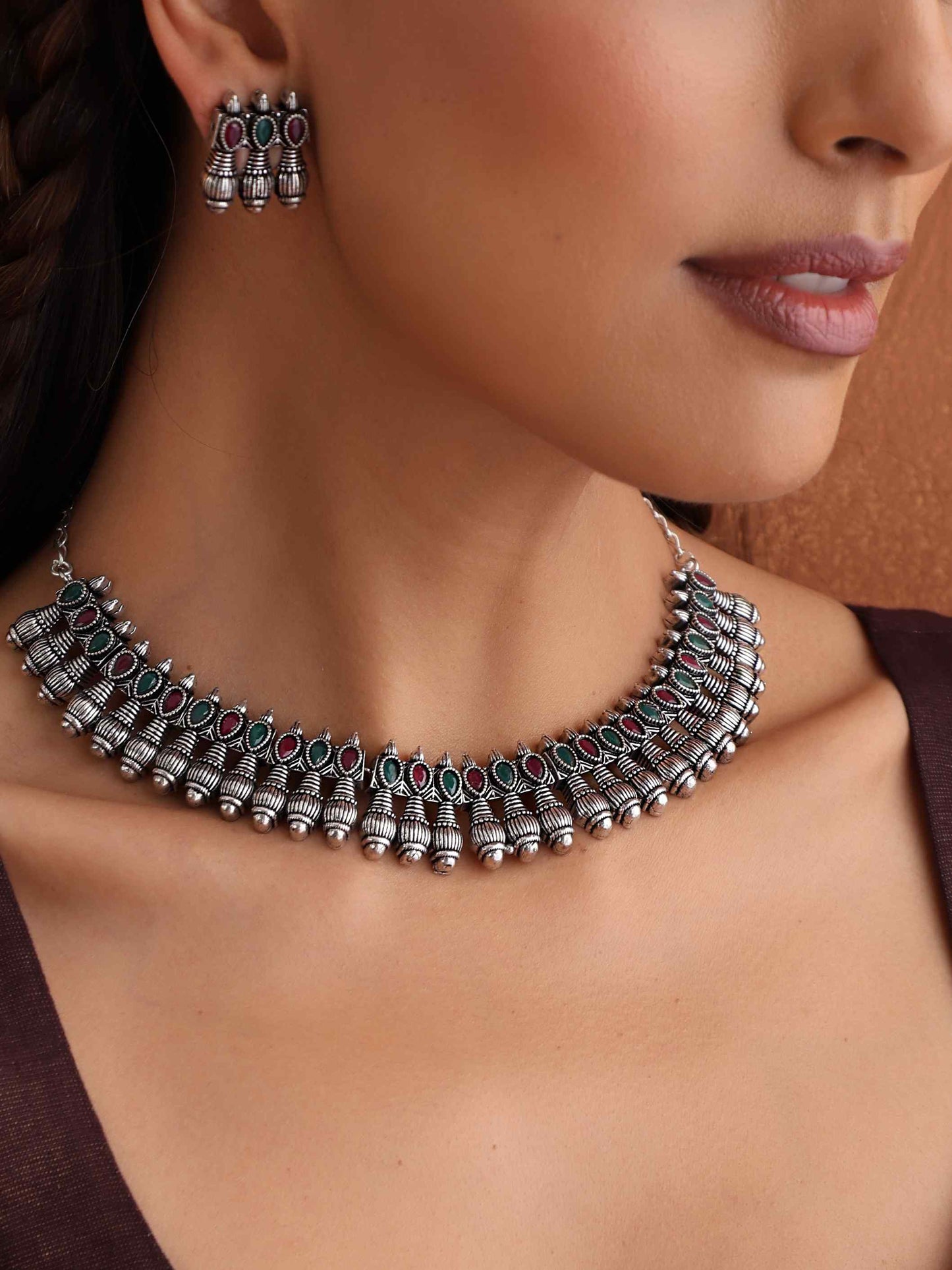 trueBrowns Silver Tone Necklace Set