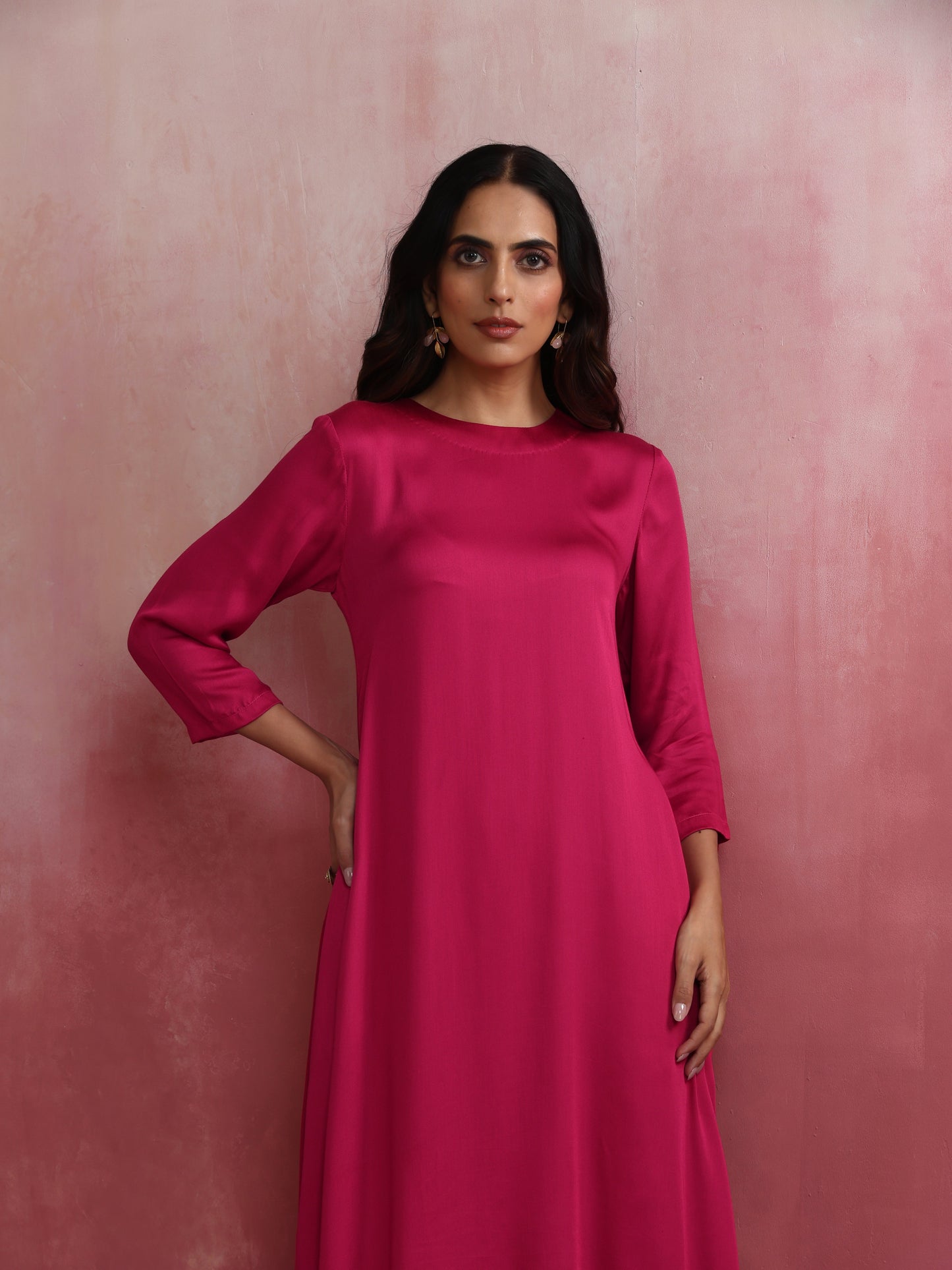 trueBrowns Magenta Highlow Modal Kurta Set